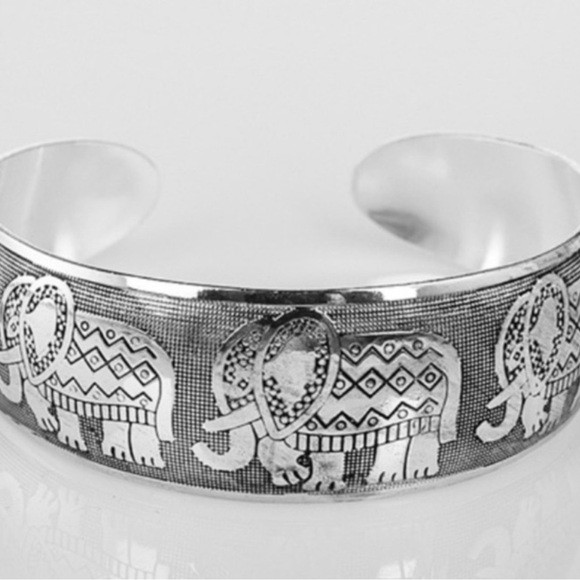🆕 Elephant Tibetan Silver Totem Bangle Bracelet - Super cute! - Picture 8 of 9
